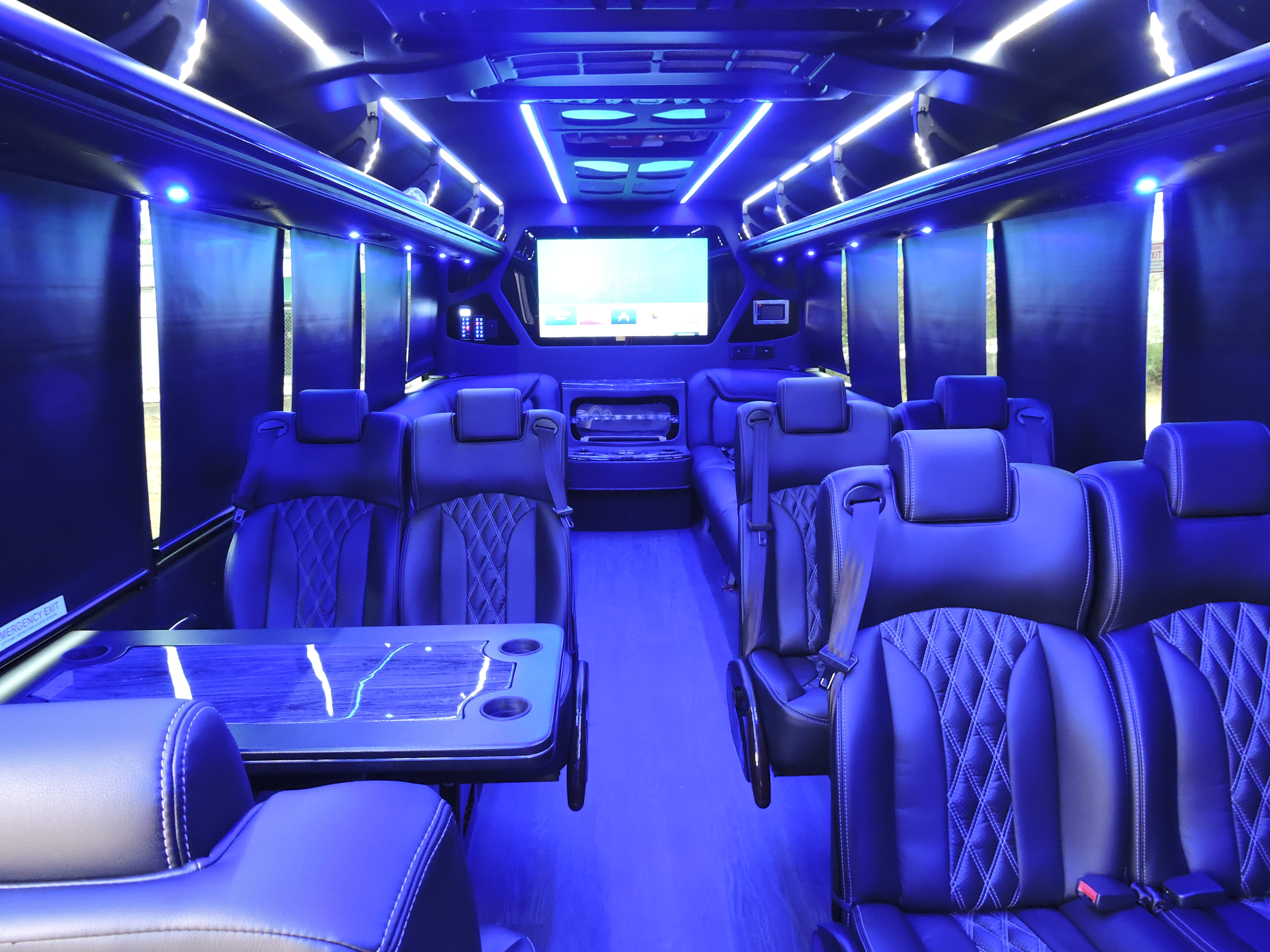 LIMO BUS