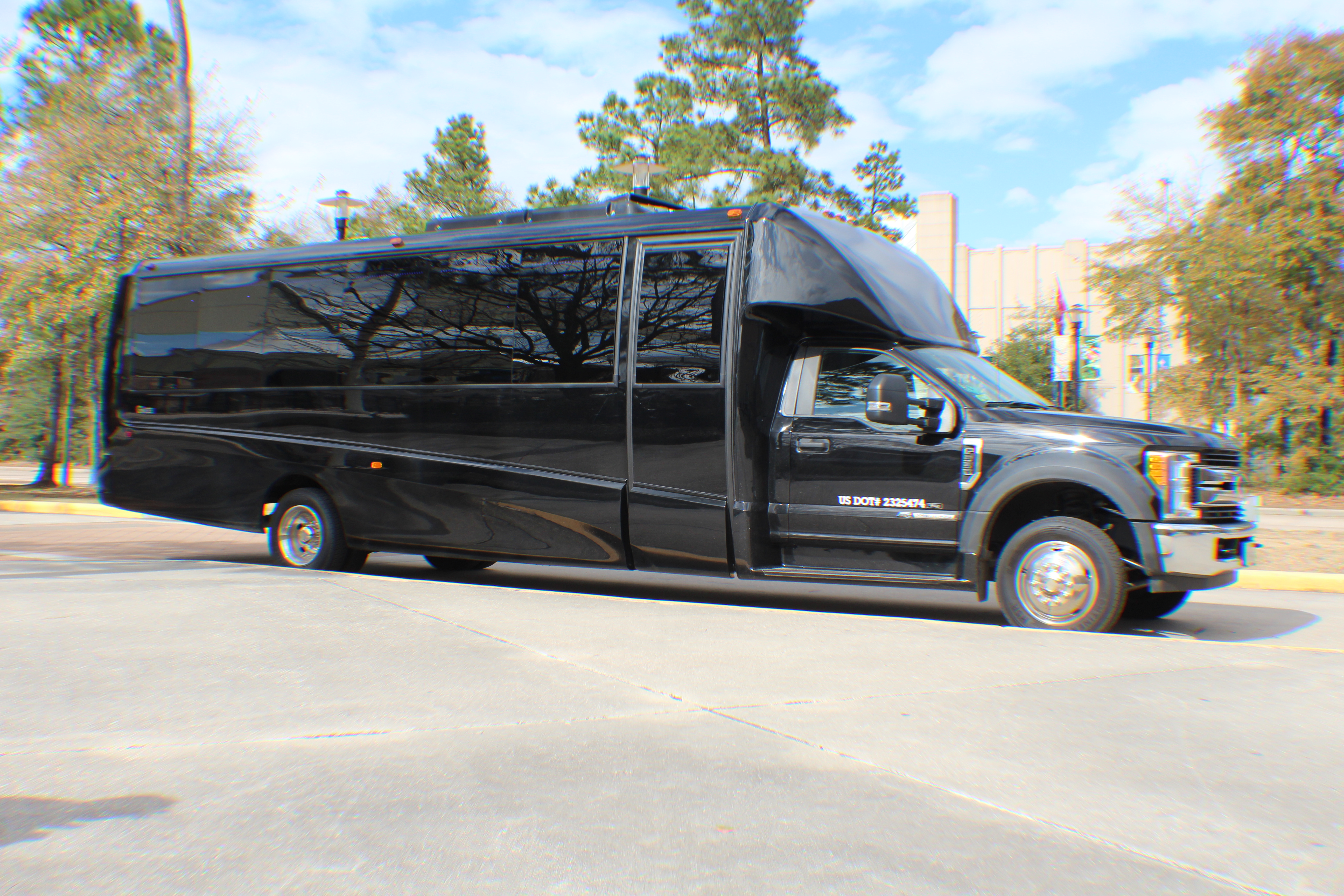 LIMO BUS